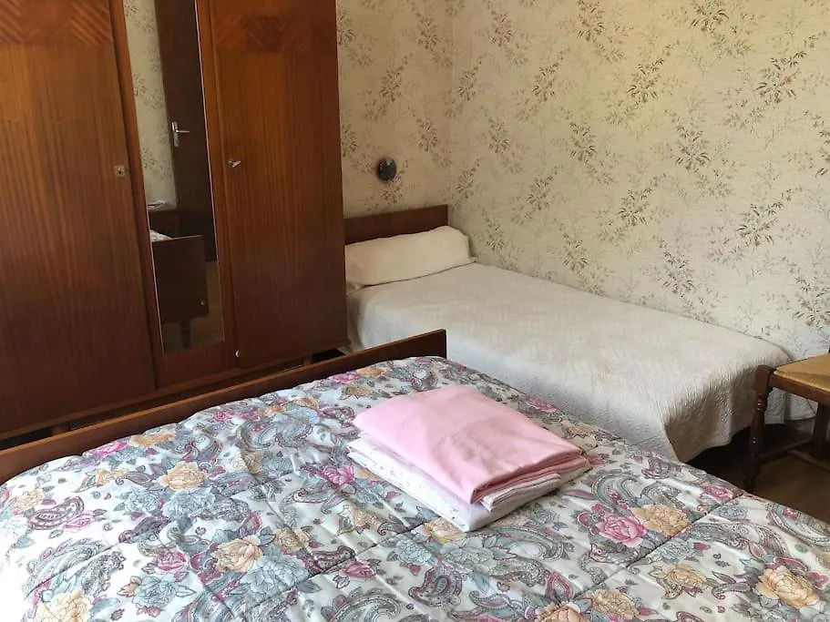 Appartement Chez Place A Estaing N°2 Apartment